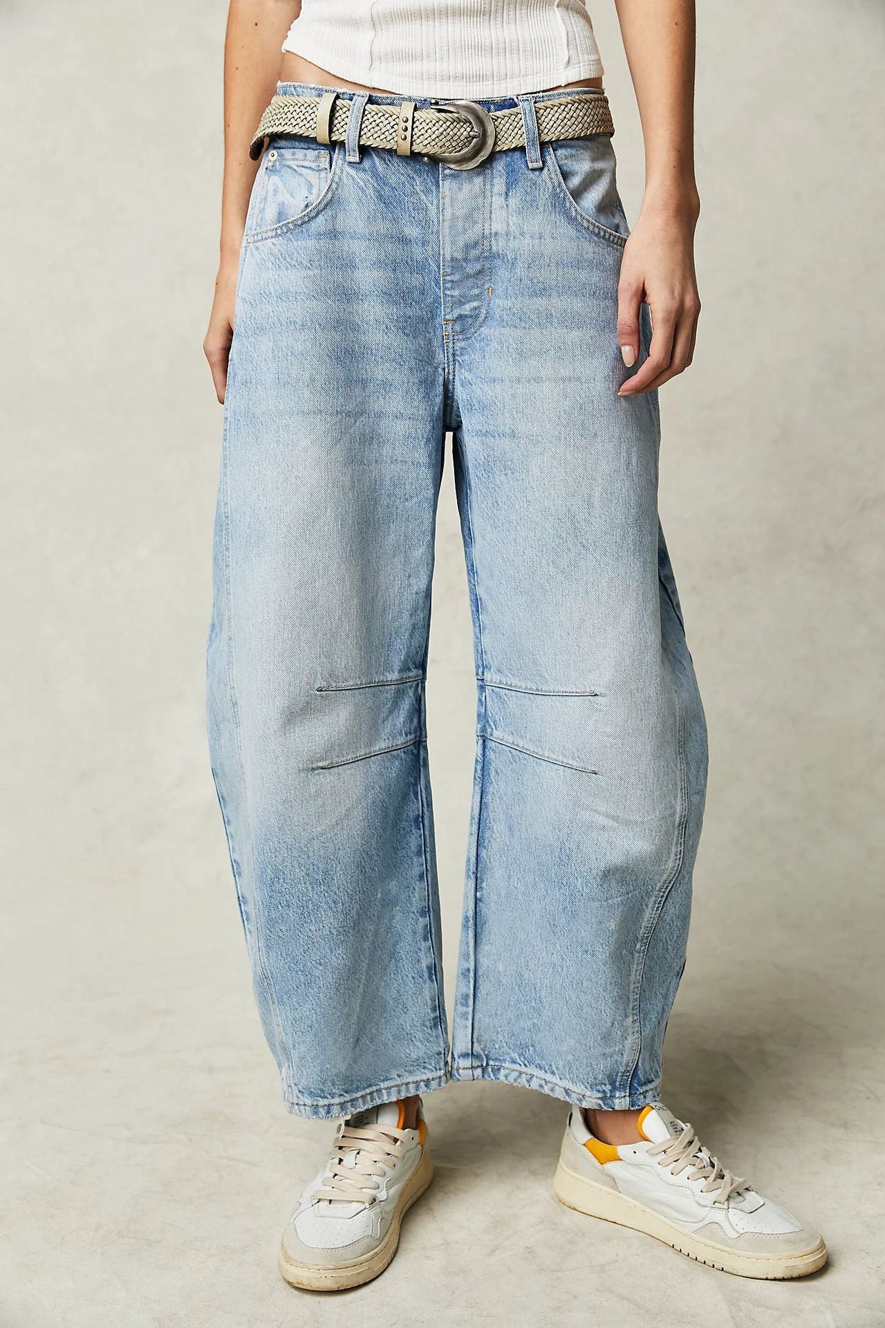 Shop 2025 American Retro Washed Wide-Leg Jeans at USAve Merchandise. Loose leisure all-matching style. Free shipping over $50!