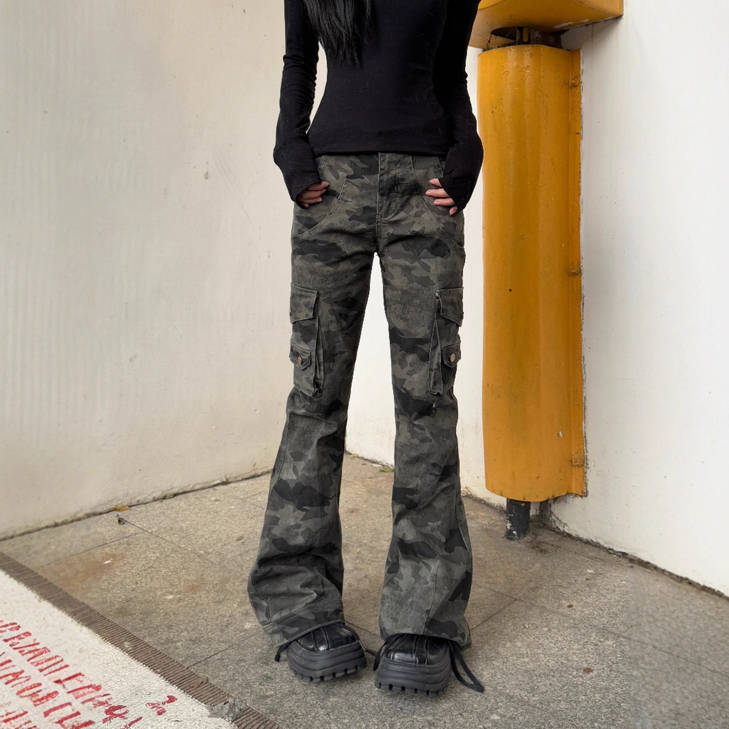 Shop Hot Girl Street Multi-Pocket Cargo Jeans at USAve Merchandise. Slim fit American retro casual pants. Free shipping over $50!