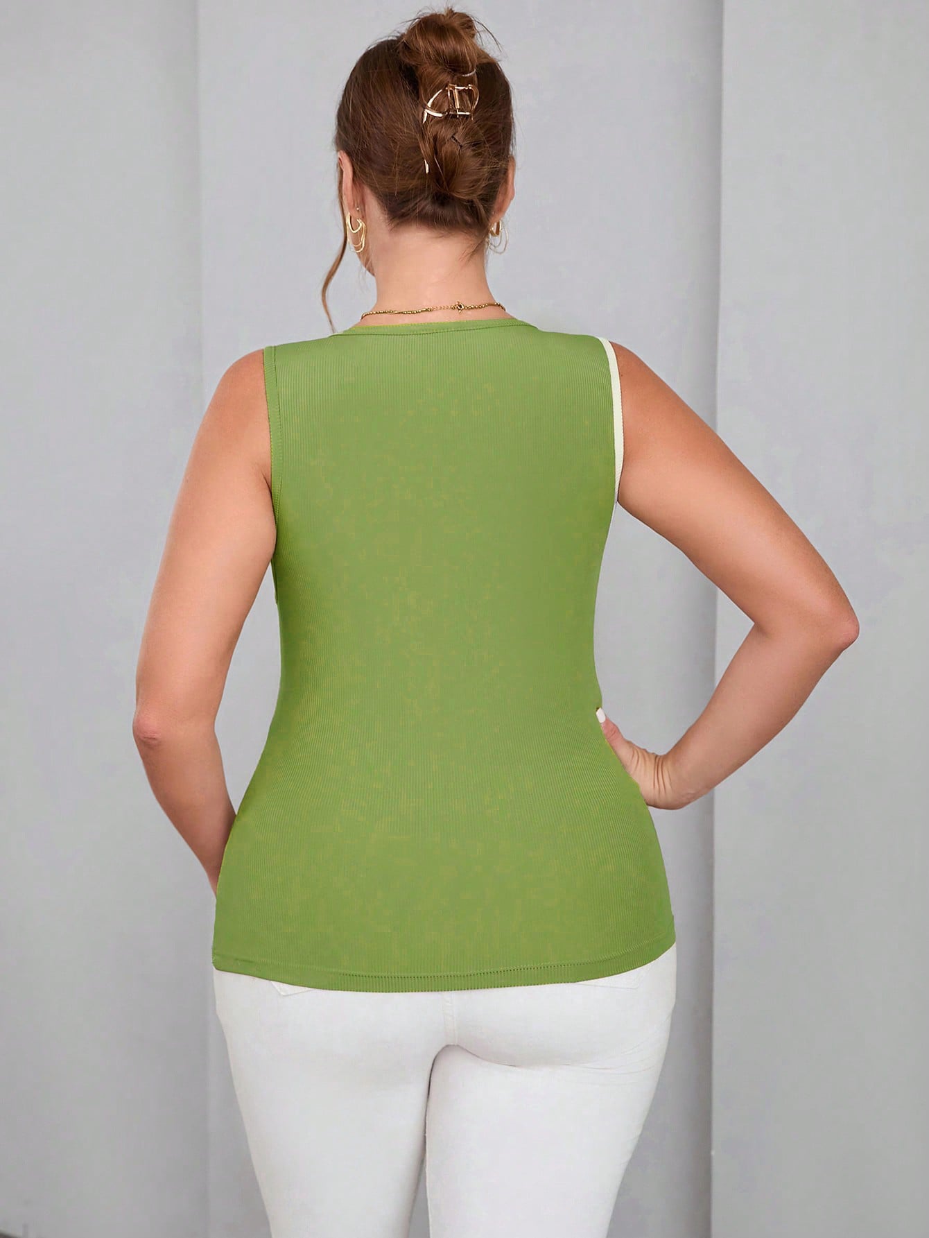 Cross-border European and American plus size women's clothes 2026 fall/winter slim sleeveless knitted stitching contrast color vest inner match outerwear top
