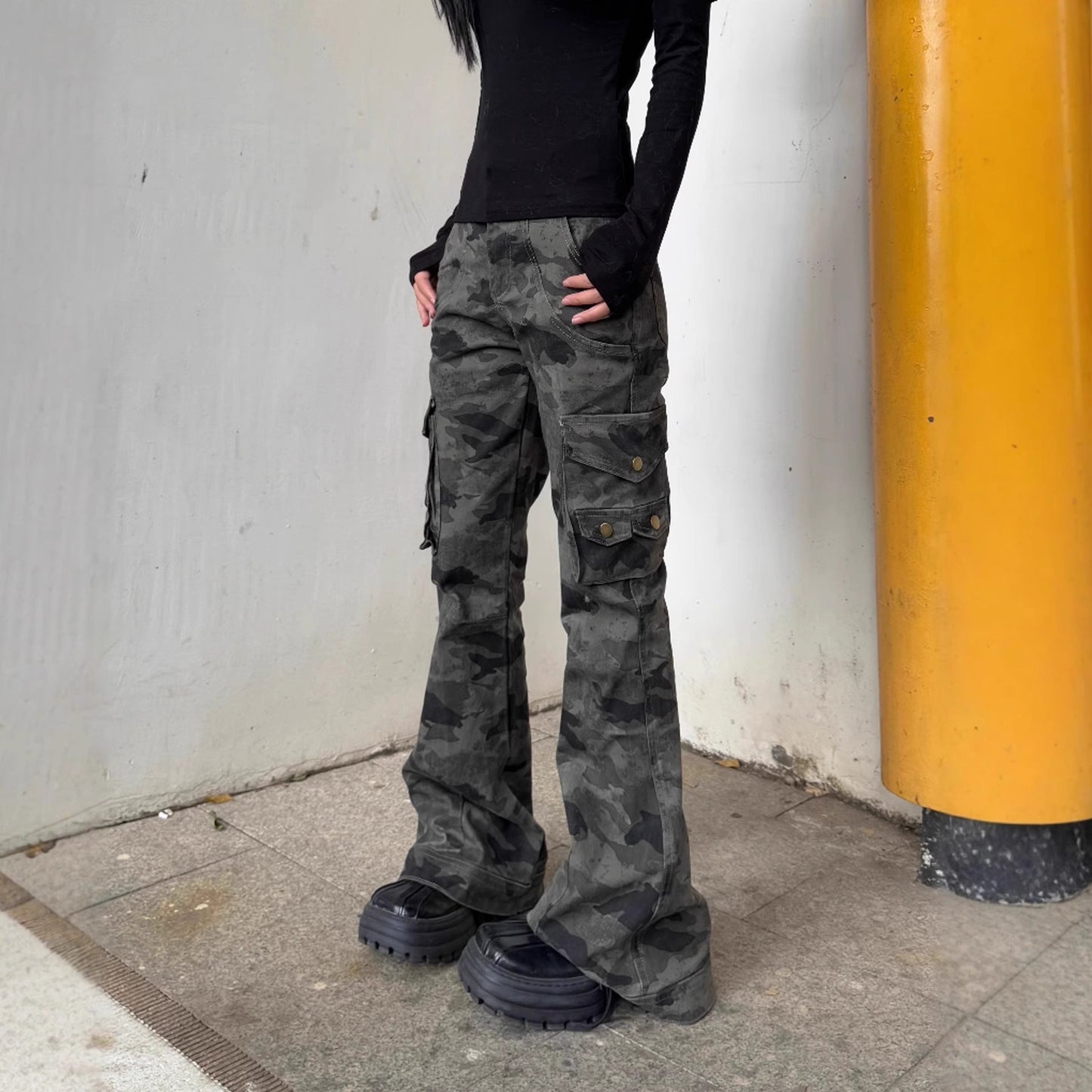 Shop Hot Girl Street Multi-Pocket Cargo Jeans at USAve Merchandise. Slim fit American retro casual pants. Free shipping over $50!