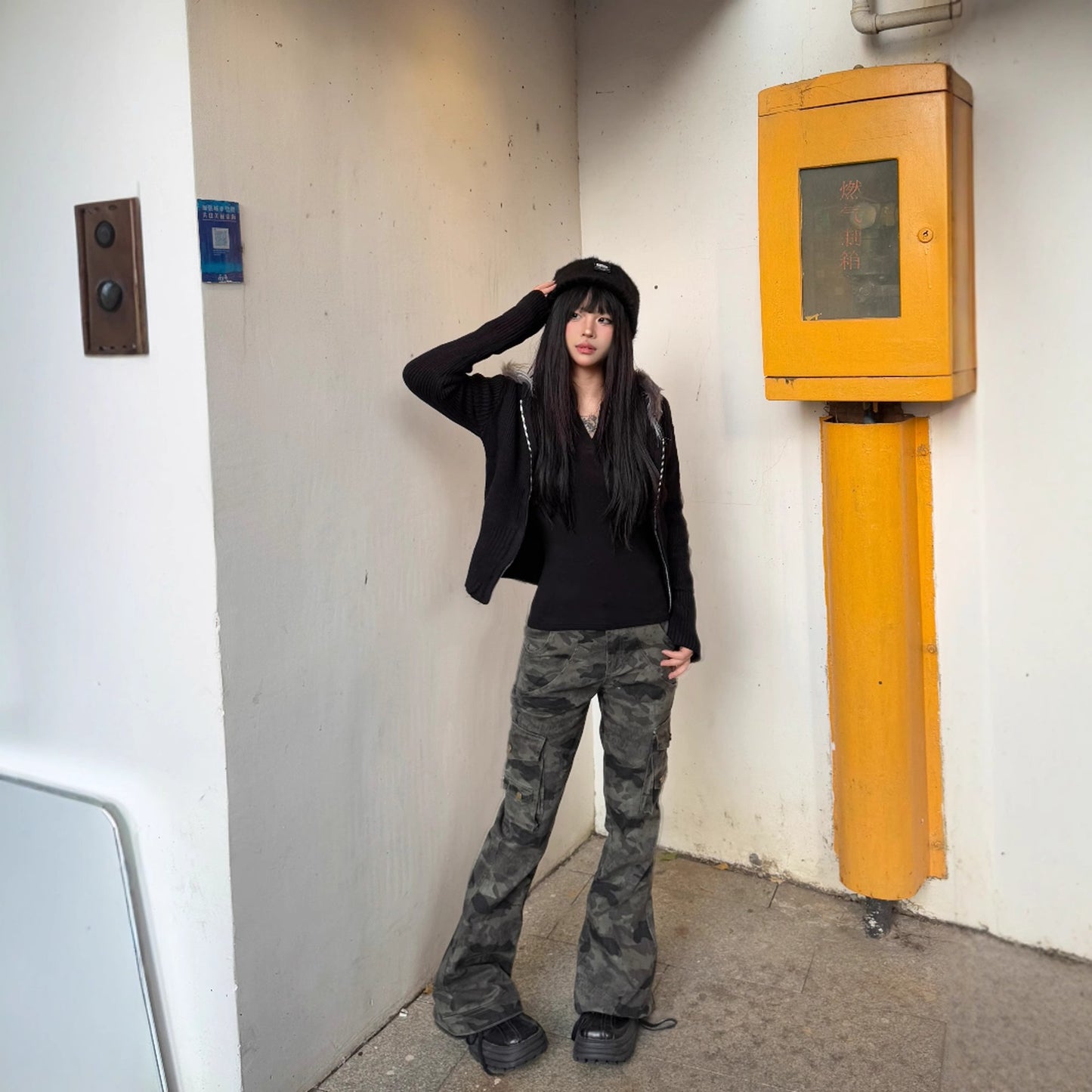 Shop Hot Girl Street Multi-Pocket Cargo Jeans at USAve Merchandise. Slim fit American retro casual pants. Free shipping over $50!