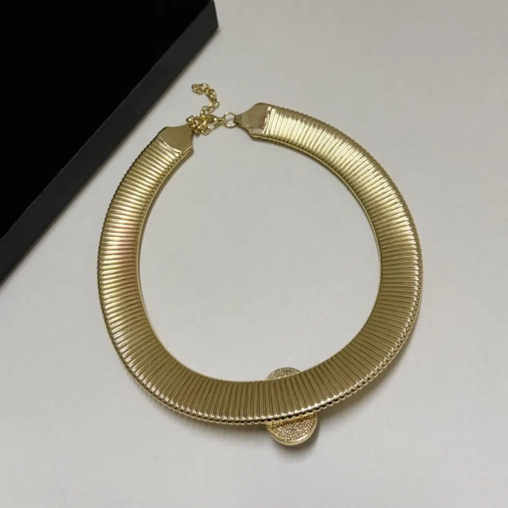Metal Chain Chunky Choker Necklace – Gold Vintage Styles